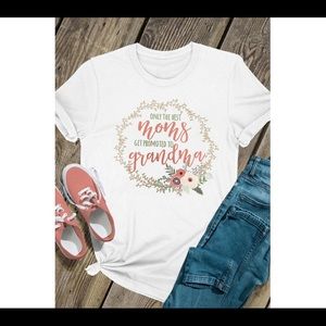 Mom/grandma tee